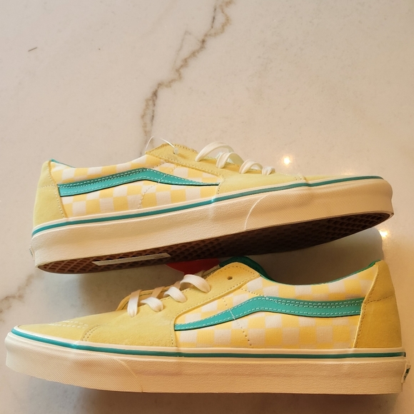 Vans - Picture 3 of 4